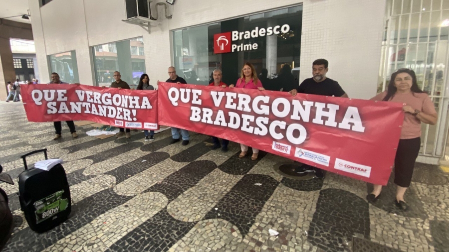 Em ato, Sindicato dos Bancários de Niterói denuncia fechamento de agências e demissões