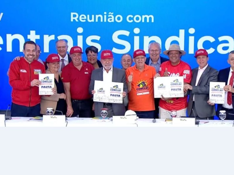 Lula recebe documento - 16-04-26 - Foto Contraf