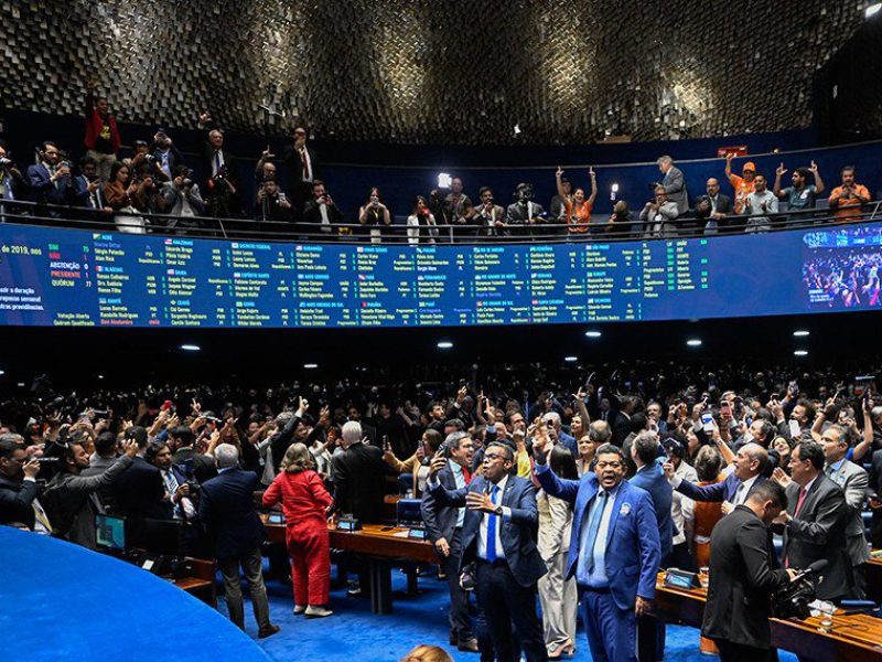 Senado - fim da escala 6x1